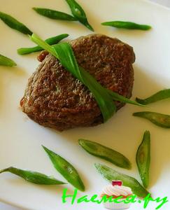 Печеночные оладьи с кабачком и абрикосом