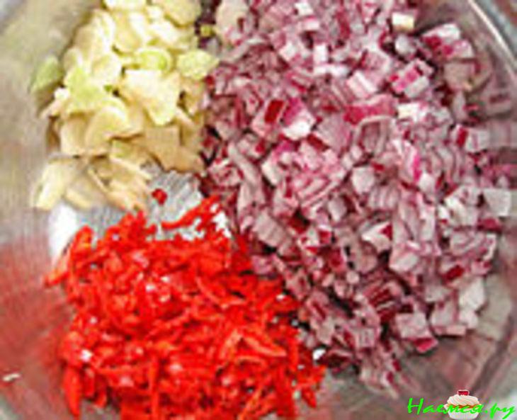 Пикантная заготовка на зиму: прянные баклажаны с мёдом