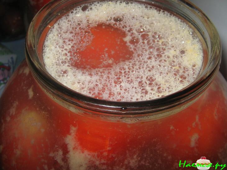 Соленные, ядреные, бочковые помидоры из банки