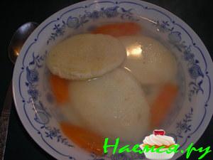 Бульон с блинчиками из манки