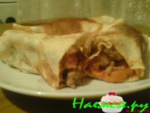 Блинчики с соусом болоньез