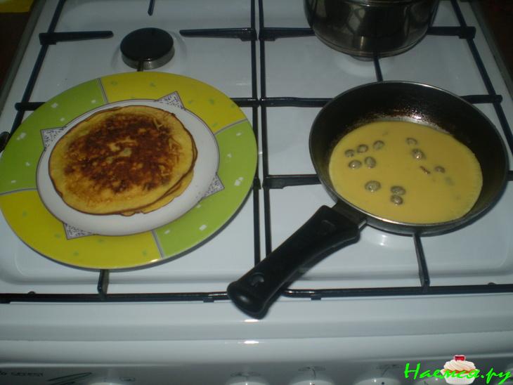 Творожные блины с изюмом