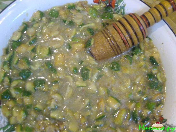 Варенье из очищенной фейхоа с орехами&nbsp; 