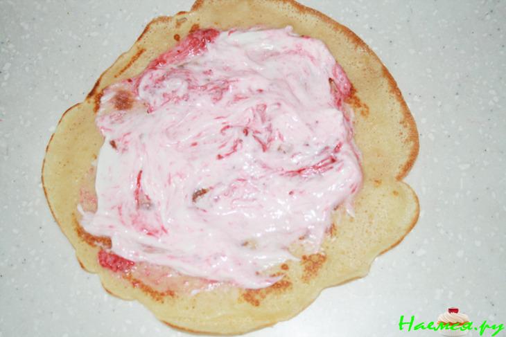 Заварные блинчики с творожно-клубничным кремом