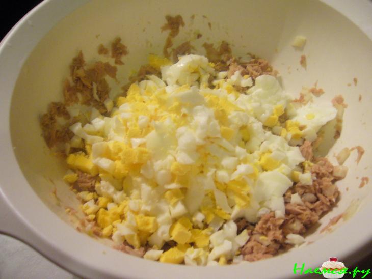 Блинчики с начинкой из тунца и яйца