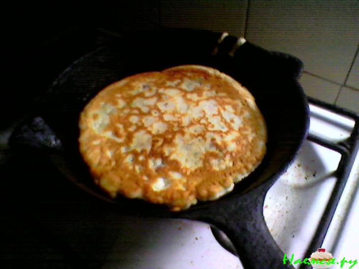 Блинные лепешки с луком и зеленью