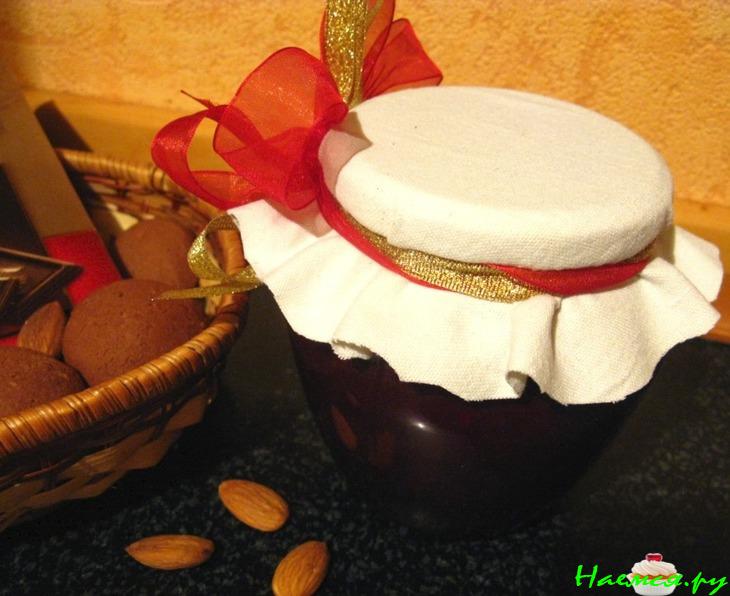 Вишнёво-марципановый конфитюр с горьким шоколадом