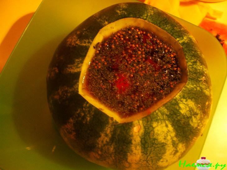 Огурчики соленые в арбузе