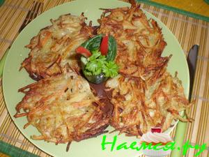 Овощные оладьи из баклажан, картофеля и моркови