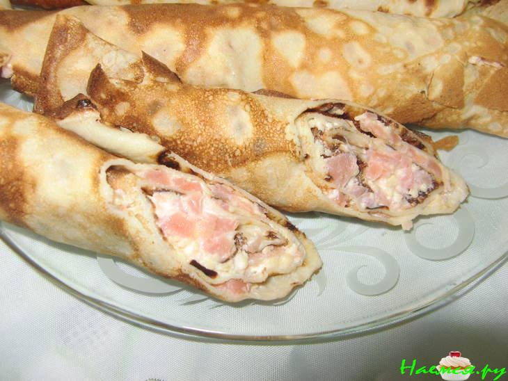 Блины на пиве с начинкой из семги