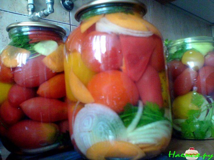 Помидоры консервированные с морковкой и перцем Помидоры консервированные с морковкой и перцем