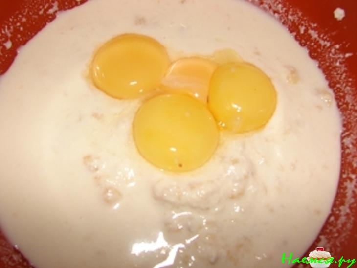 Оладьи с сыром рикотта, бананами и медовым маслом Оладьи с сыром рикотта, бананами и медовым маслом