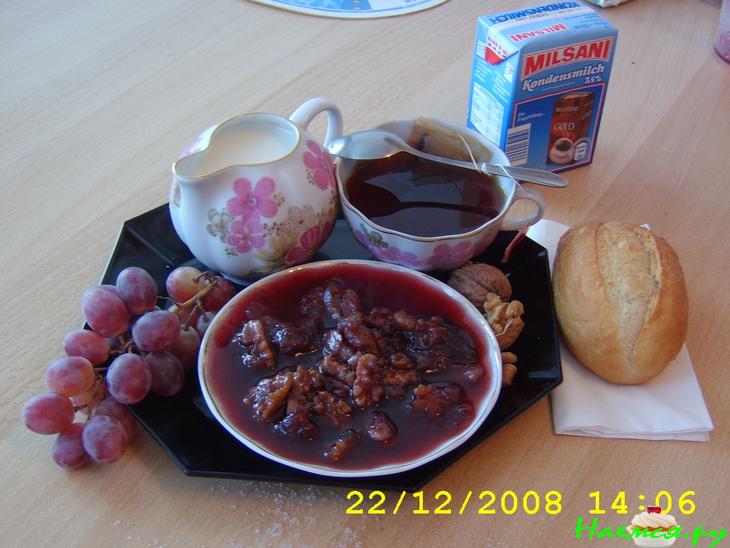 Варенье из слив с орехами