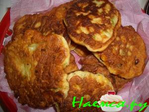 Кукурузные оладьи с зеленым луком