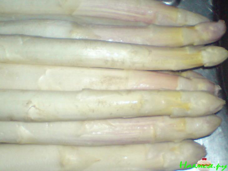 Блинчики спаржевые с начинкой из спаржи и копчёной рыбы