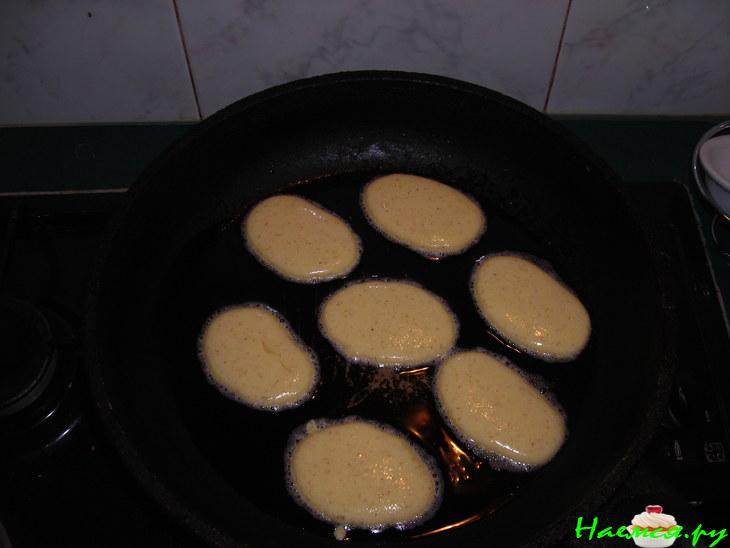 Бульон с блинчиками из манки Бульон с блинчиками из манки