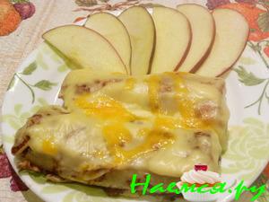 Блины с начинкой под соусом Блины с начинкой под соусом