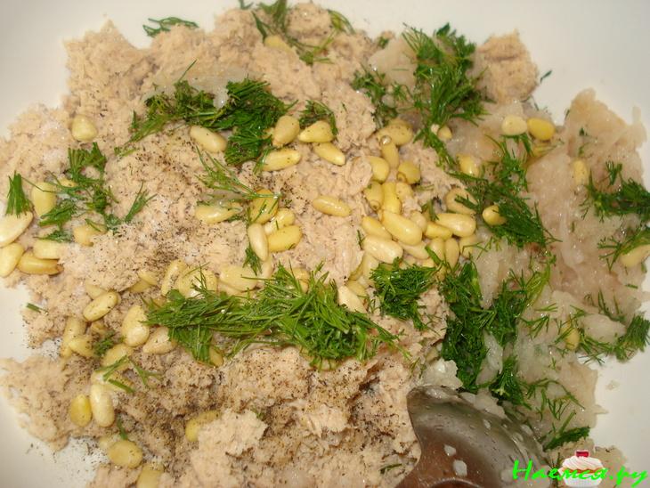 Блинчики с мясной начинкой под сырно-сливочным соусом Блинчики с мясной начинкой под сырно-сливочным соусом