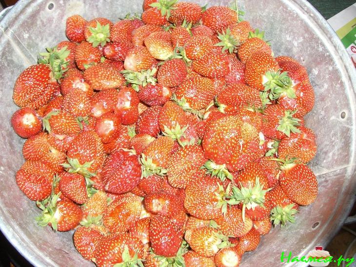 Клубничное варенье с орехами и семечками!