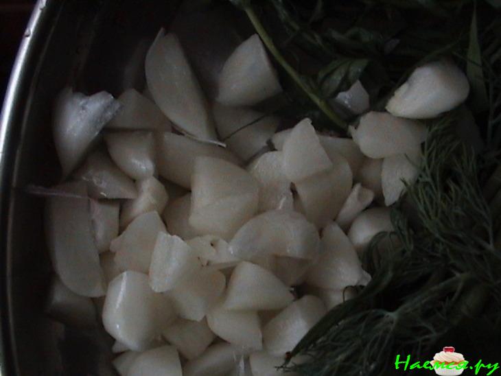 Малосольные огурчики с хреном Малосольные огурчики с хреном