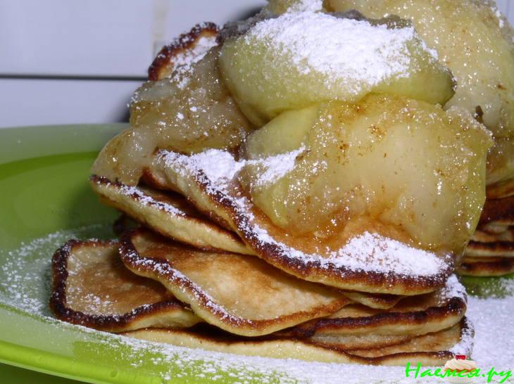 Блинчики с жареными яблоками Блинчики с жареными яблоками