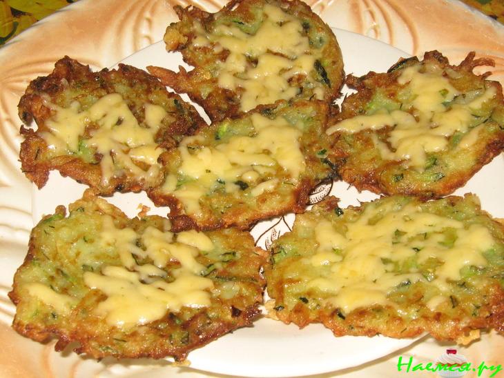 Оладьи из кабачков с сырной шапкой