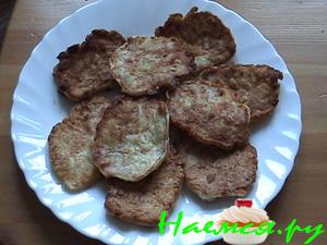 Луково-колбасные оладушки