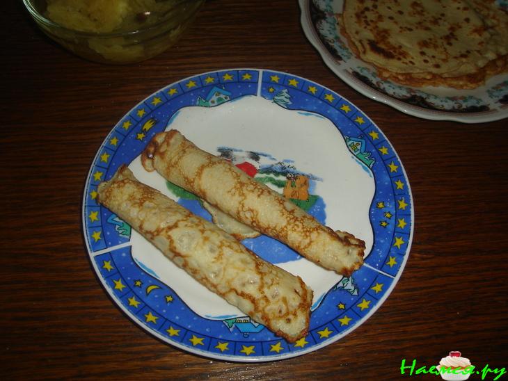 Блинчики с яблоком и корицей