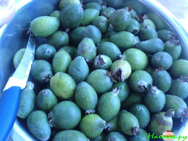 Варенье из очищенной фейхоа с орехами&nbsp; 