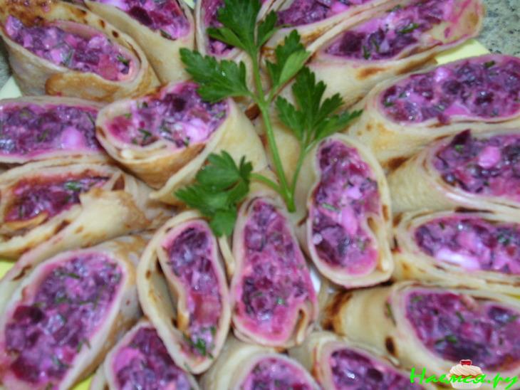 Блинные рулетики с муксуном