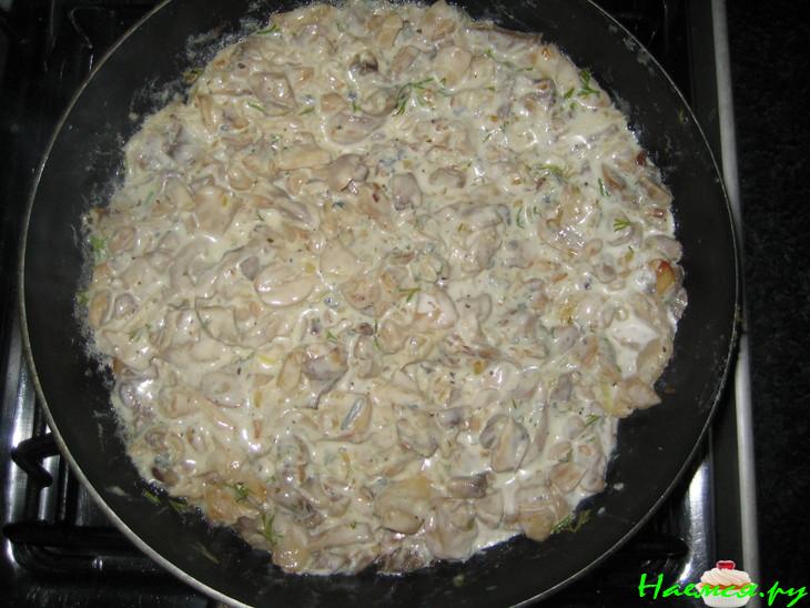 Блины с грибами и голубым сыром