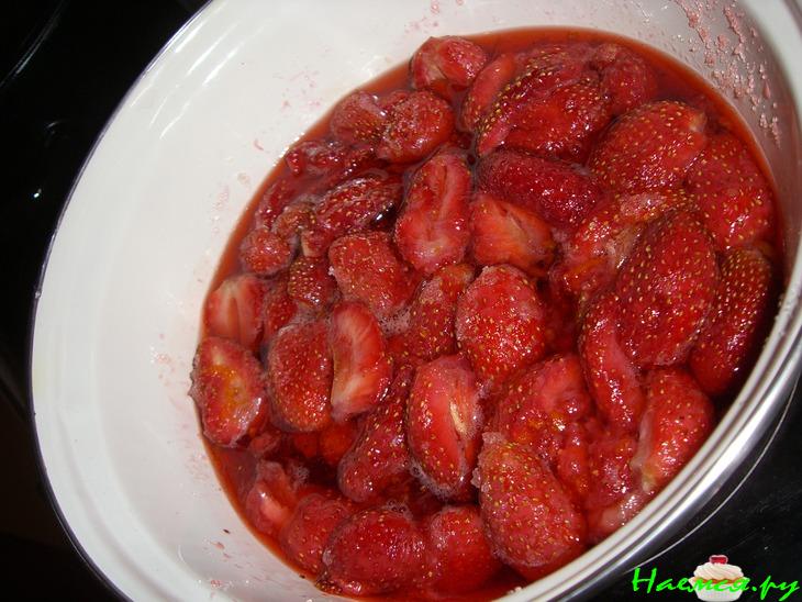 Клубничное варенье с орехами и семечками!