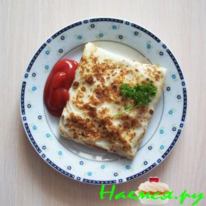 Блинчики с курицей и овощами