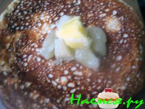 Блины с шафраном, мёдом и помело