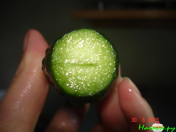 Маринованные огурцы малосольные