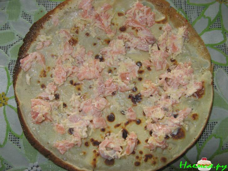 Блины на пиве с начинкой из семги