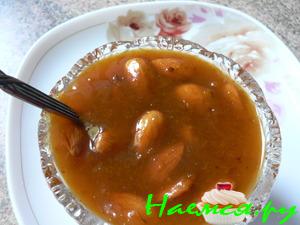 Абрикосовое повидло с миндалем