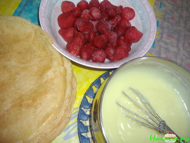 Блины с заварным кремом под ягодным соусом! (2 варианта подачи) Блины с заварным кремом под ягодным соусом! (2 варианта подачи)