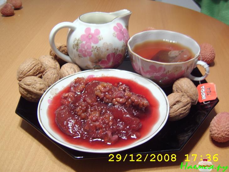 Варенье из слив с орехами
