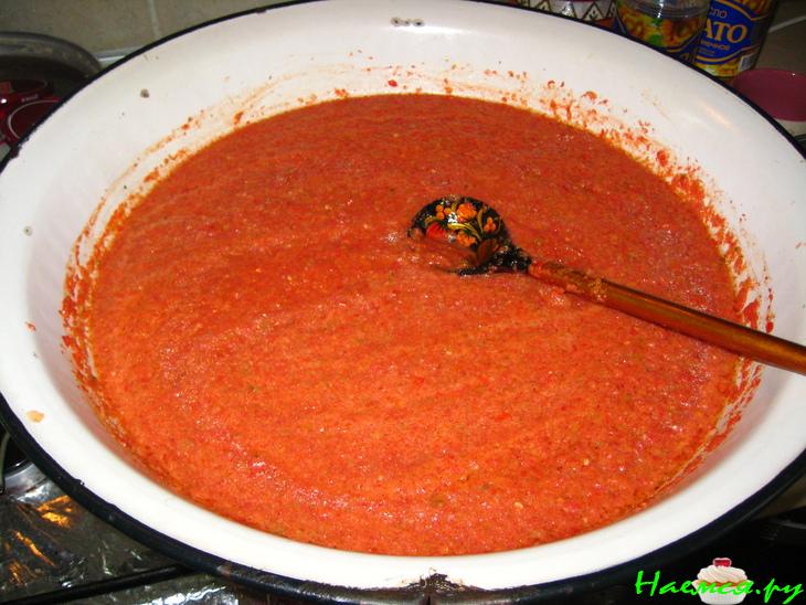 Баклажаны в остренькой Аджике