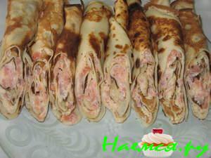 Блины на пиве с начинкой из семги