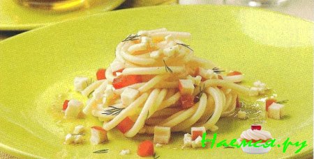 Макароны с крабовыми палочками