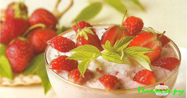 Крем творожный с клубникой