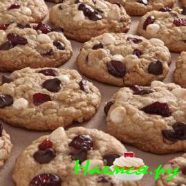 Печенье с клюквой и шоколадом