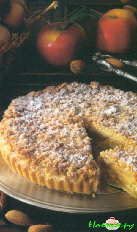 Яблочный штрудель с миндалем и заварным кремом