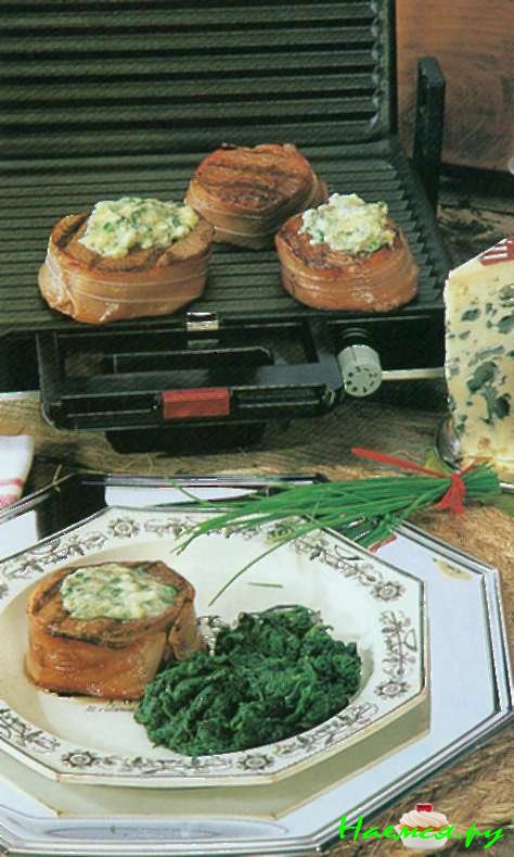 Бифштекс со сливочным маслом и сыром рокфор