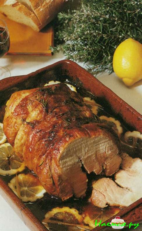 Вареная свинина  в вине с розмарином