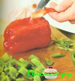 Плоский омлет с томатами и красным сладким перцем (4 порции)