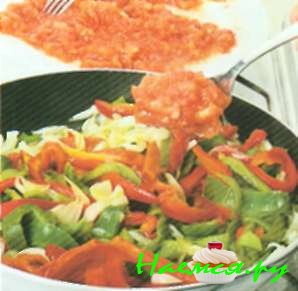 Плоский омлет с томатами и красным сладким перцем (4 порции)