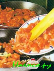 Яичница с томатами, луком и перцем (4 порции)